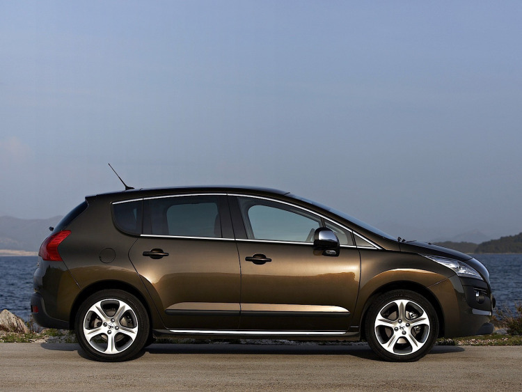 Baguette chrom&eacute;e de contour inf&eacute;rieur des vitres Peugeot 3008 (09-13)