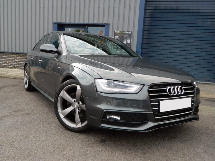 Baguette de calandre chrom&eacute;e pour Audi A4 s&eacute;rie 4 15-19