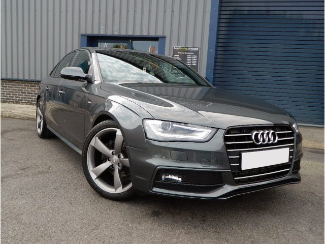 Baguette de calandre chromée pour Audi A4 série 4 1526