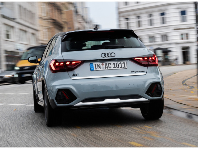 Baguette de coffre chromée compatible avec Audi A1 1826 Sportback