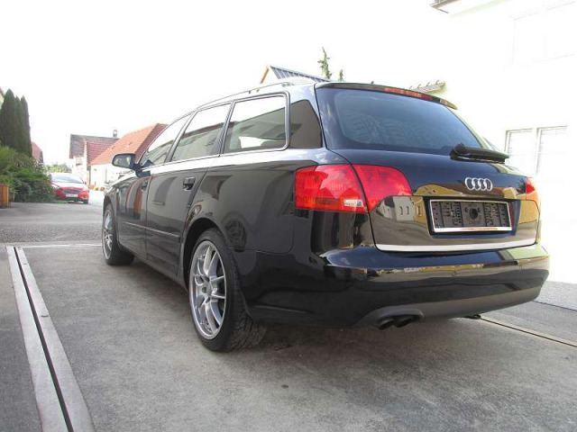 Baguette de coffre chromée compatible avec Audi A4 série 2 phase 2 0408