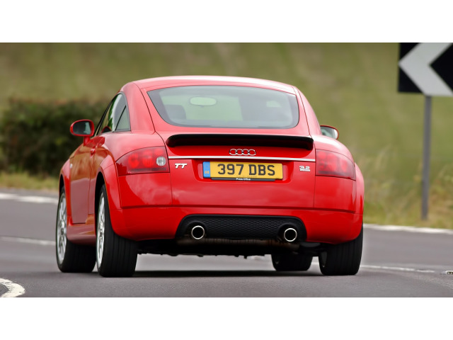 Baguette de coffre chromée compatible avec Audi TT Série 1 9806