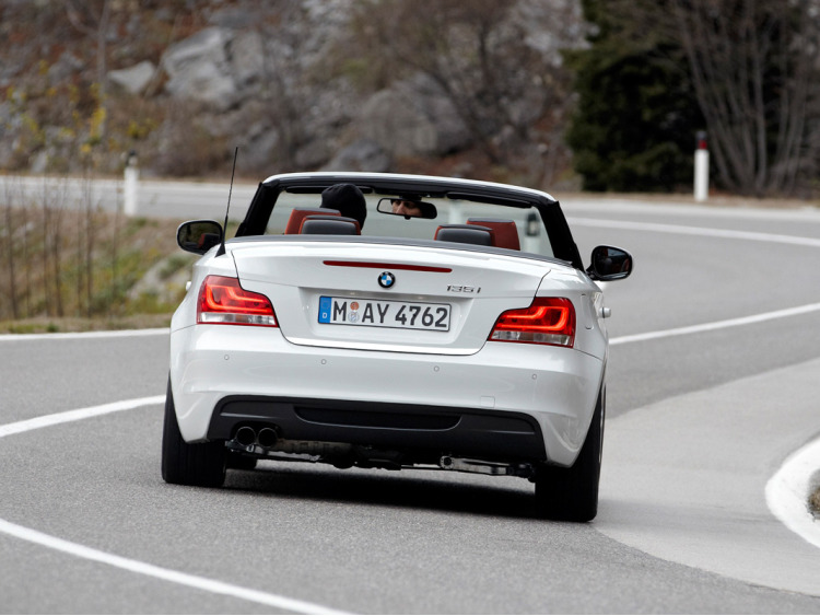 Baguette de coffre chrom&eacute;e compatible avec BMW S&eacute;rie 1 E88 08-13 cabrio