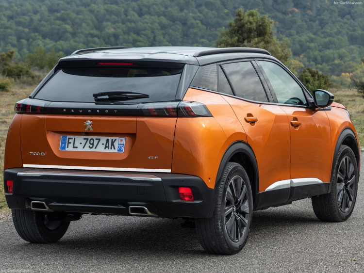 Baguette de coffre chrom&eacute;e compatible avec Peugeot 2008 19-26