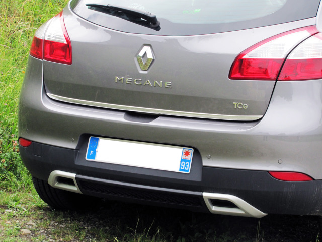 Baguette de coffre chromée compatible avec Renault Mégane III 0812 Renault Mégane III phase 2 1213 Renault Mégane III phase 3 1321