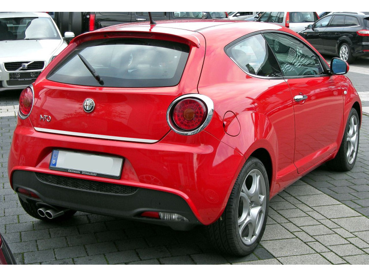 Baguette de coffre chrom&eacute;e pour Alfa Romeo Mito