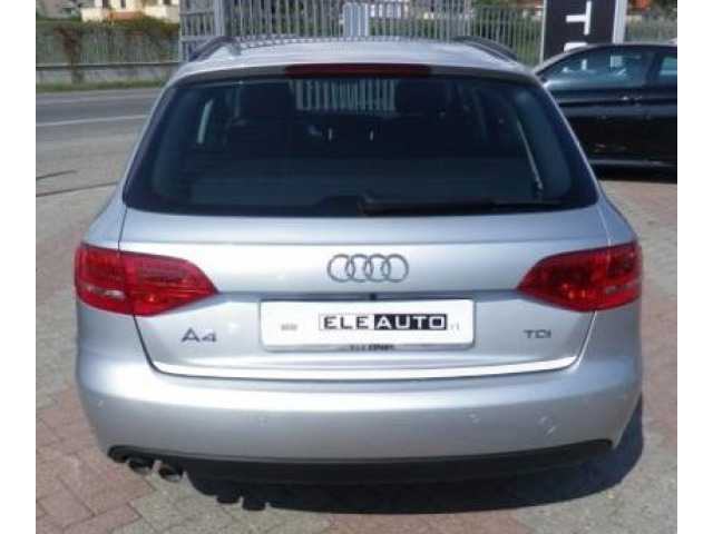 Baguette de coffre chromée pour Audi A4 série 3 phase 2 avant 1126