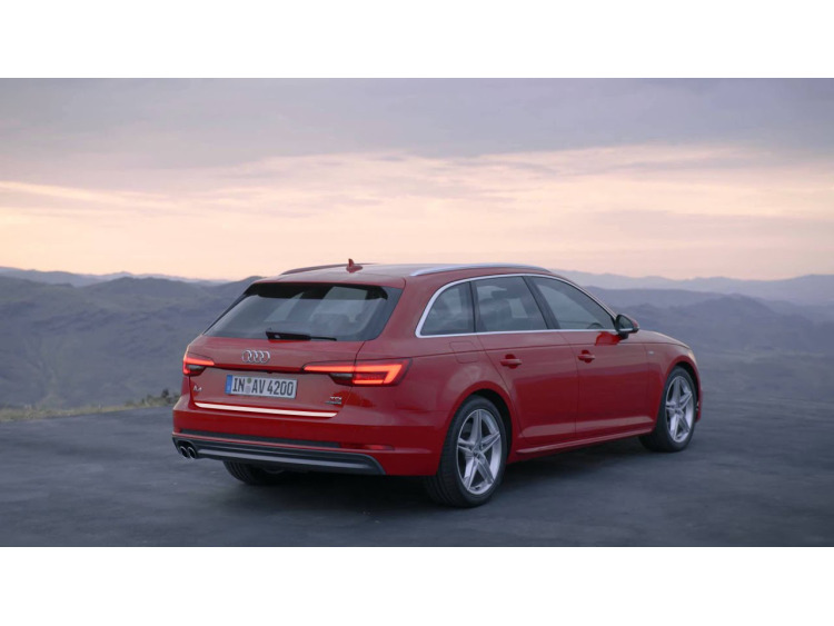 Baguette de coffre chrom&eacute;e pour Audi A4 s&eacute;rie 4 avant 15-19