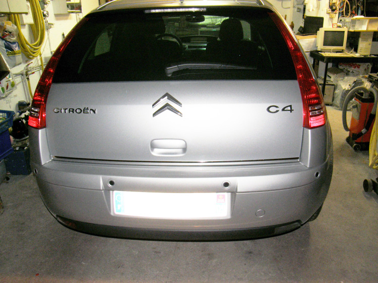 Baguette de coffre chrom&eacute;e pour Citro&euml;n C4 04-11 Citro&euml;n C4 Berline Citro&euml;n C4 Coup&eacute; Citro&euml;n C4 Picasso (07-12)