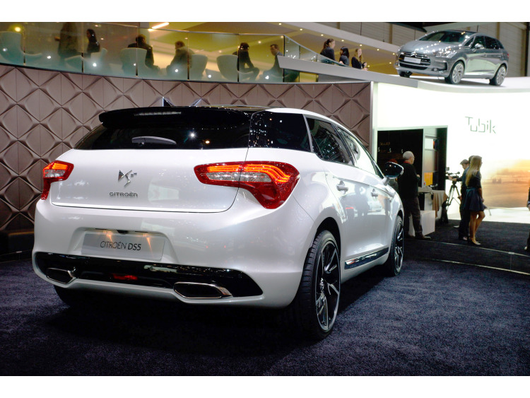 Baguette de coffre chrom&eacute;e pour Citro&euml;n DS 5