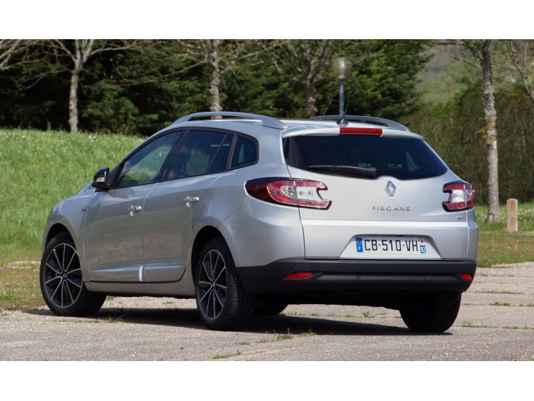 Baguette de coffre chrom&eacute;e pour Renault M&eacute;gane III estate 09-12