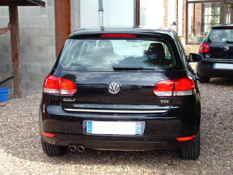 Baguette de coffre chrom&eacute;e pour VW Golf 6 & VW Golf 6 cabriolet