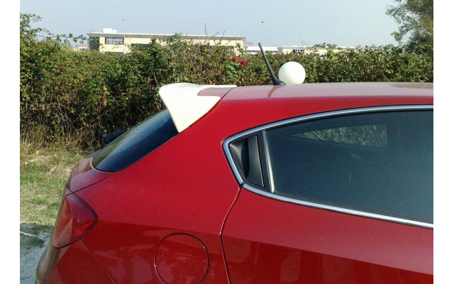 Becquet  aileron compatible avec Alfa Romeo Giullietta